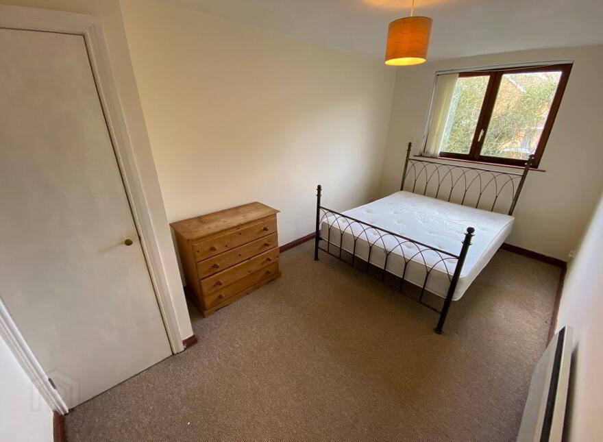 10 The Pines, Culcavy Road, Hillsborough, BT26 6NT