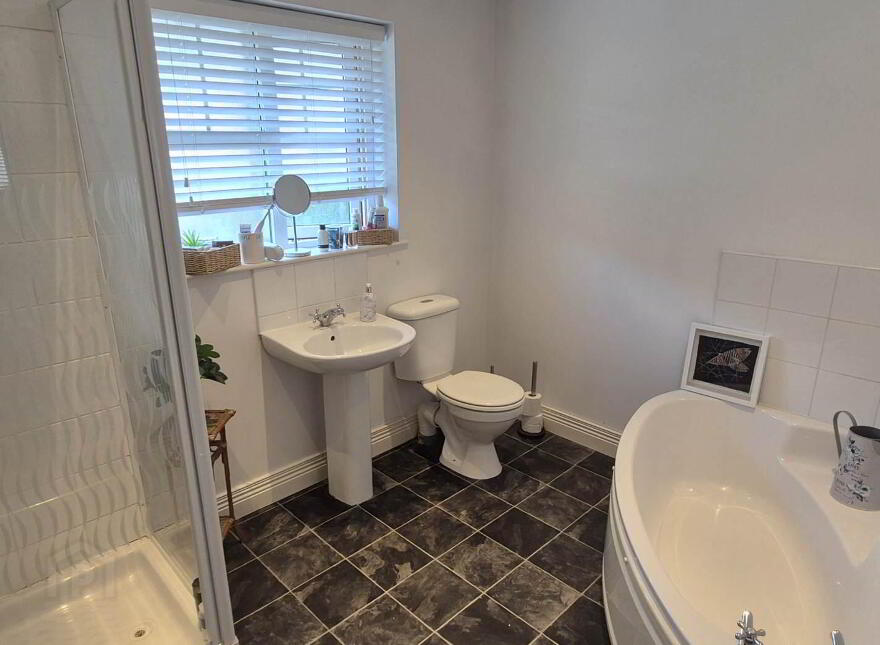 83 Pinetrees, Derry, BT48 8PL