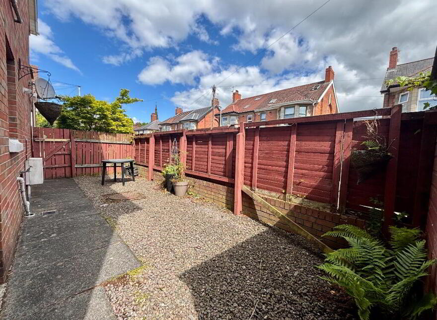 1a St John's Court, Belfast, BT7 3HS