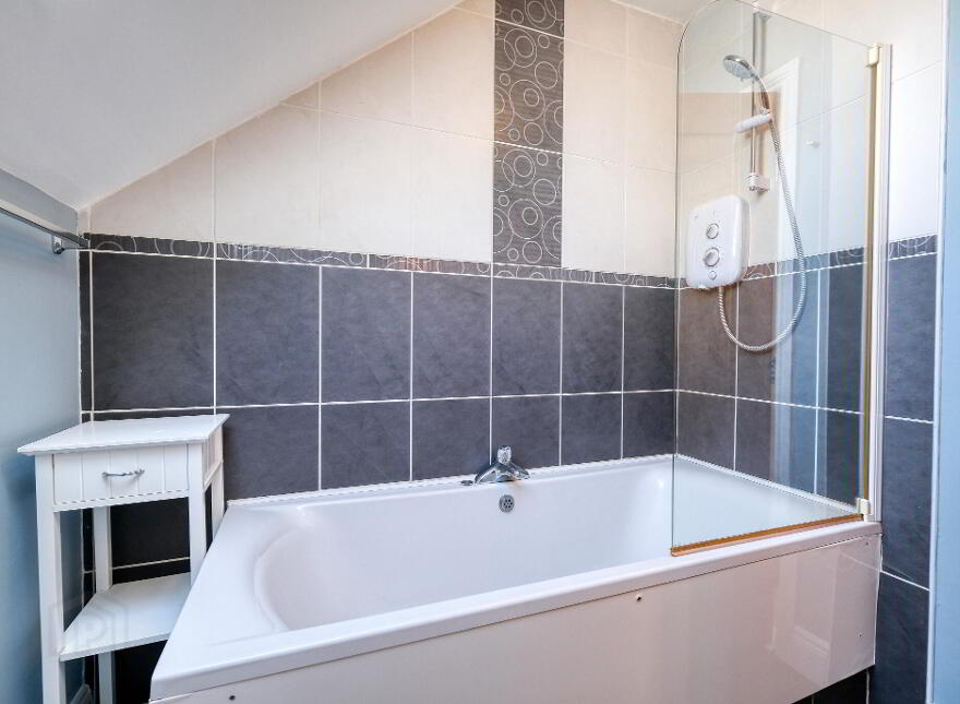 Ballagh, Newtownforbes, N39V0D6