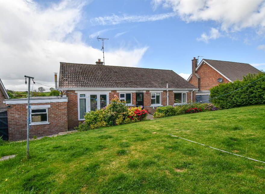 9 Ballynahinch Road, Crossgar, BT30 9HS