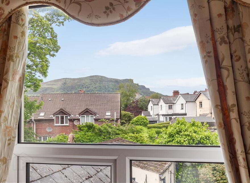15 Hughenden Avenue, Belfast, BT15 5DB
