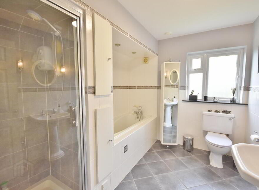 Shanaway, Tarbert, V31AV82