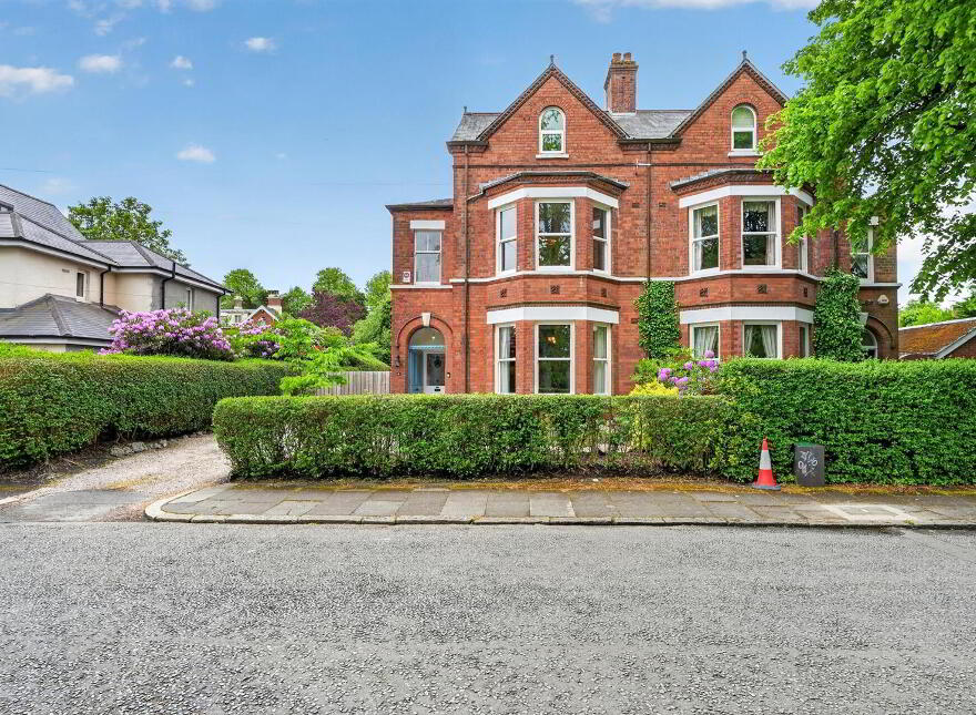 57 Myrtlefield Park, Belfast, BT9 6NG