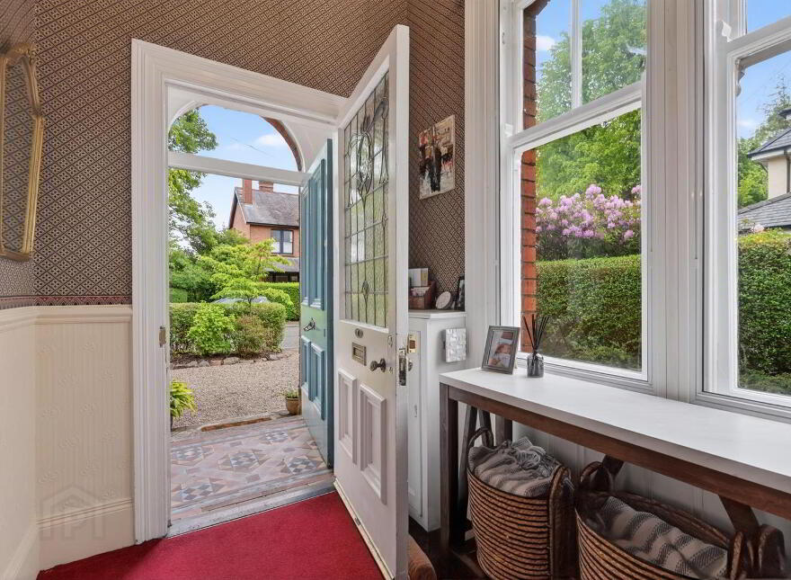 57 Myrtlefield Park, Belfast, BT9 6NG
