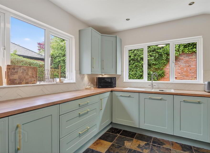 57 Myrtlefield Park, Belfast, BT9 6NG
