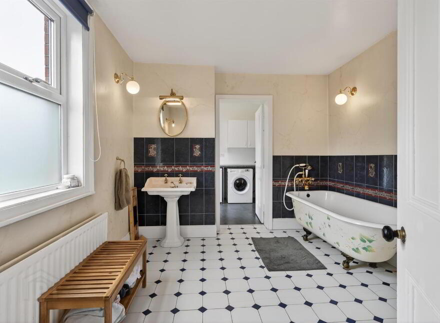 57 Myrtlefield Park, Belfast, BT9 6NG