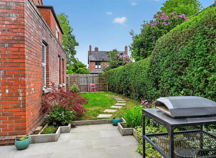 57 Myrtlefield Park, Belfast, BT9 6NG