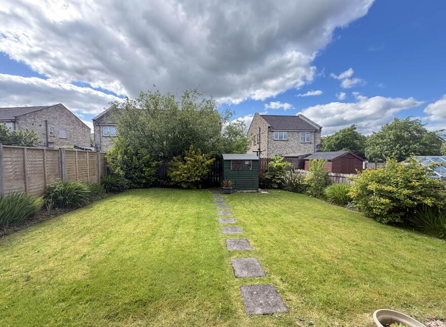 9 Walnut Close, Larne, BT40 2WR