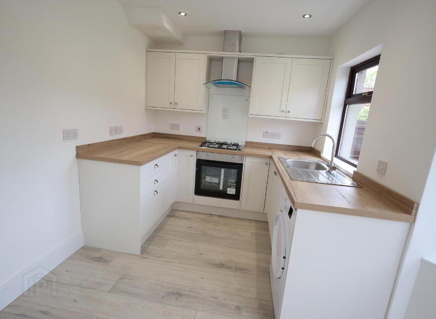 142 Whitewell Road, Newtownabbey, BT36 7EP