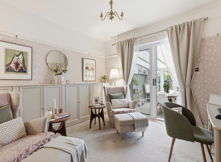 18 Diamond Gardens, Upper Lisburn Road, Belfast, BT10 0HE