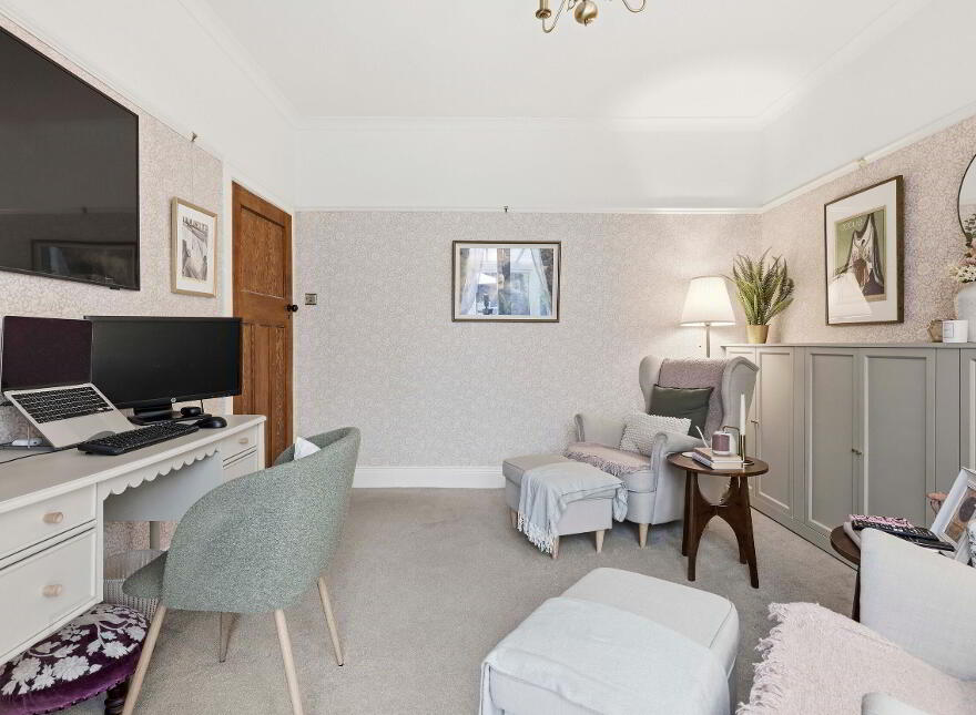 18 Diamond Gardens, Upper Lisburn Road, Belfast, BT10 0HE
