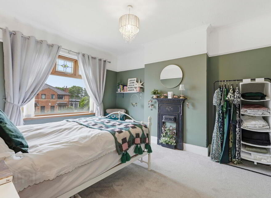 18 Diamond Gardens, Upper Lisburn Road, Belfast, BT10 0HE