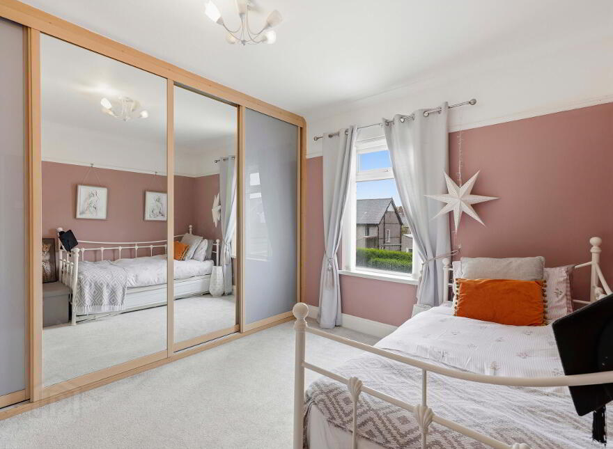 18 Diamond Gardens, Upper Lisburn Road, Belfast, BT10 0HE