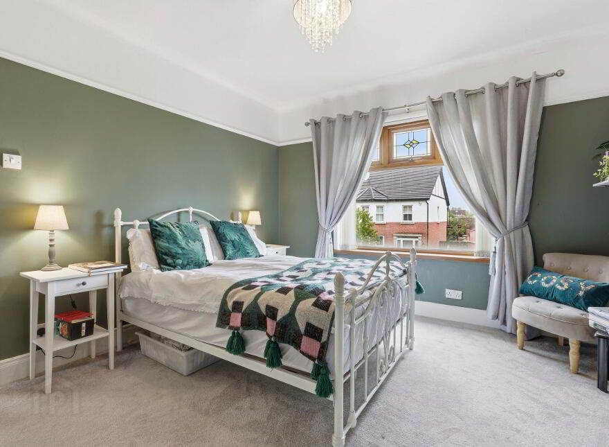 18 Diamond Gardens, Upper Lisburn Road, Belfast, BT10 0HE