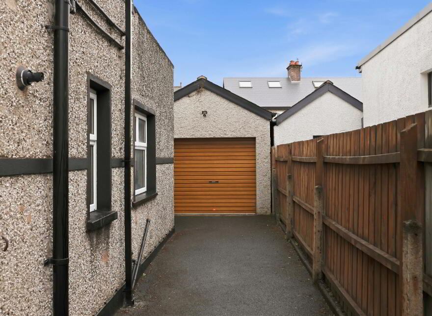 18 Diamond Gardens, Upper Lisburn Road, Belfast, BT10 0HE
