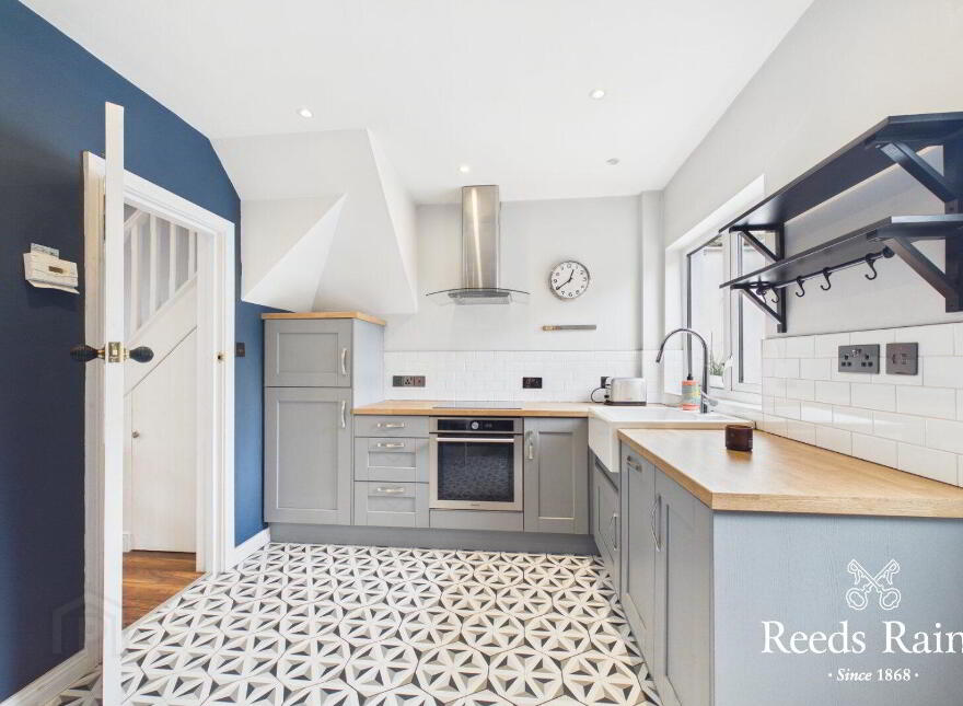 87 Avoniel Road, Belfast, BT5 4SE