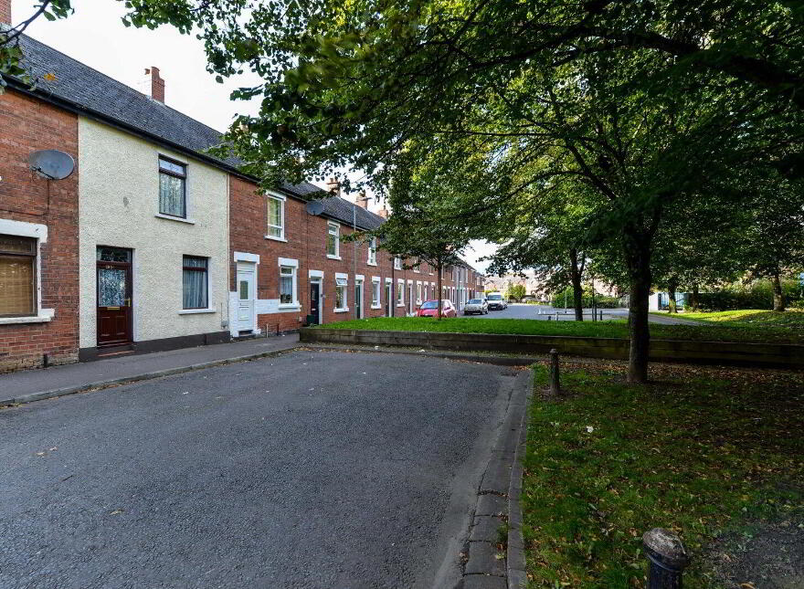 87 Avoniel Road, Belfast, BT5 4SE