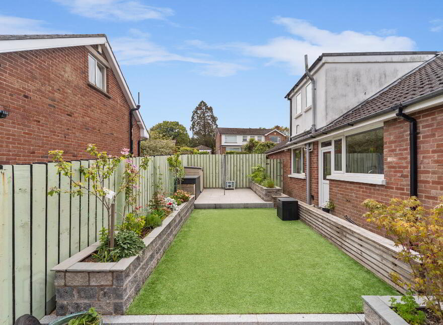 28 Malone Heights, Belfast, BT9 5PG