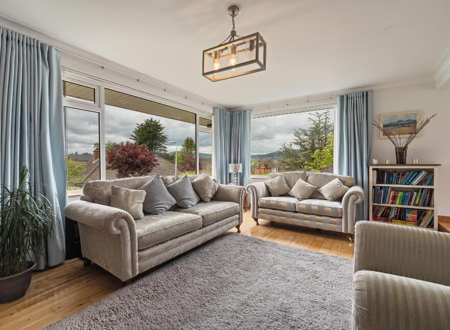 28 Malone Heights, Belfast, BT9 5PG