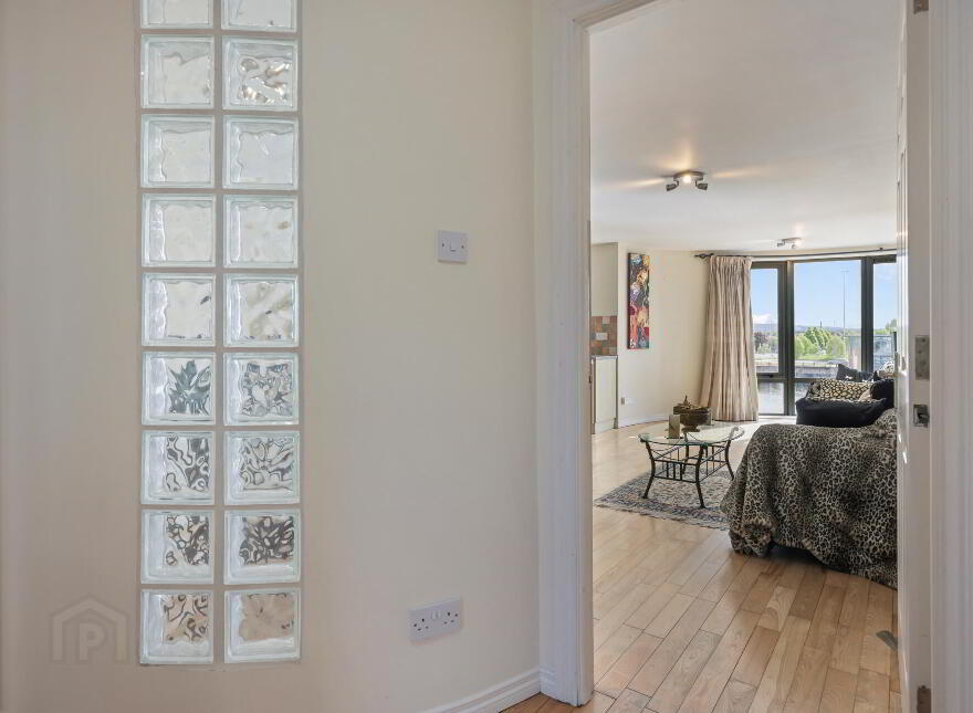 30 St. Georges Harbour, Belfast, BT1 3SG