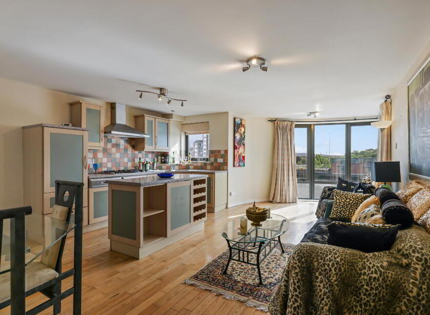 30 St. Georges Harbour, Belfast, BT1 3SG