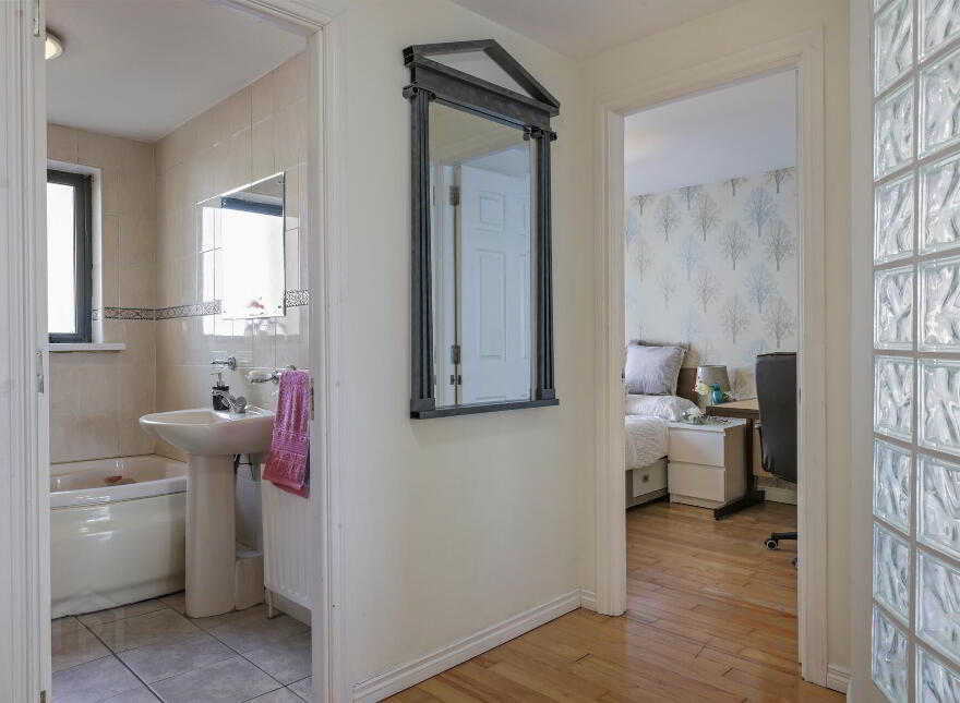 30 St. Georges Harbour, Belfast, BT1 3SG