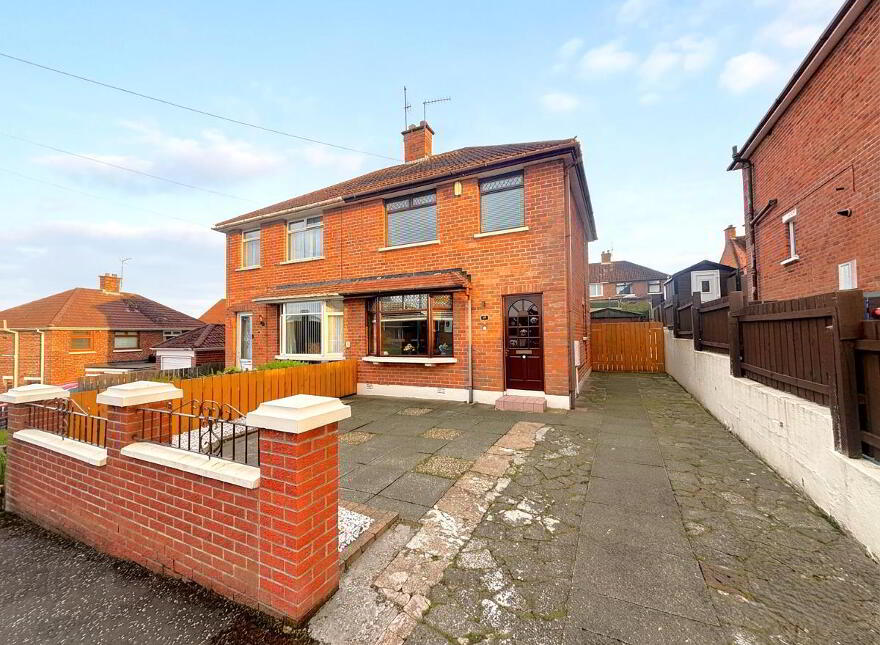 4 Lyndhurst Grove, Belfast, BT13 3PE