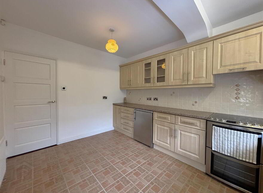 4 Lyndhurst Grove, Belfast, BT13 3PE