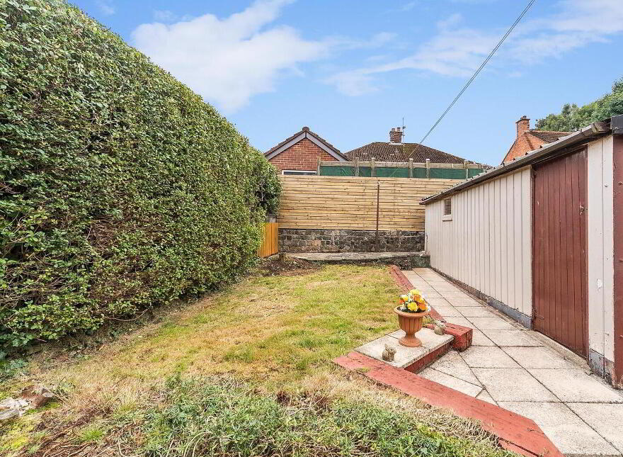 4 Lyndhurst Grove, Belfast, BT13 3PE