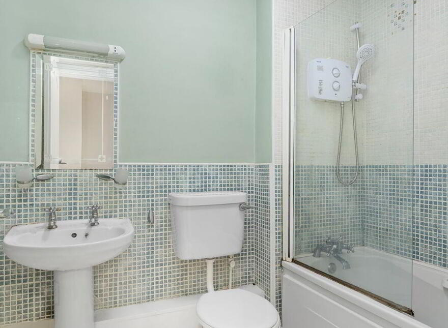 16 Beaufort Abbey, Navan, C15XR61