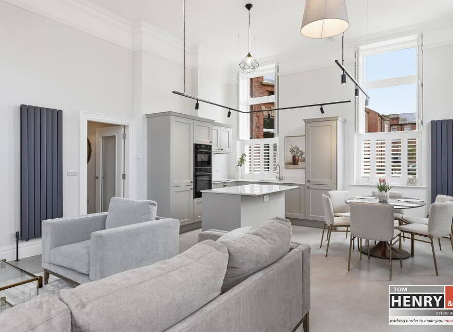 28 Ishbel Gardens, Belvoir Park, Belfast, BT8 8FT