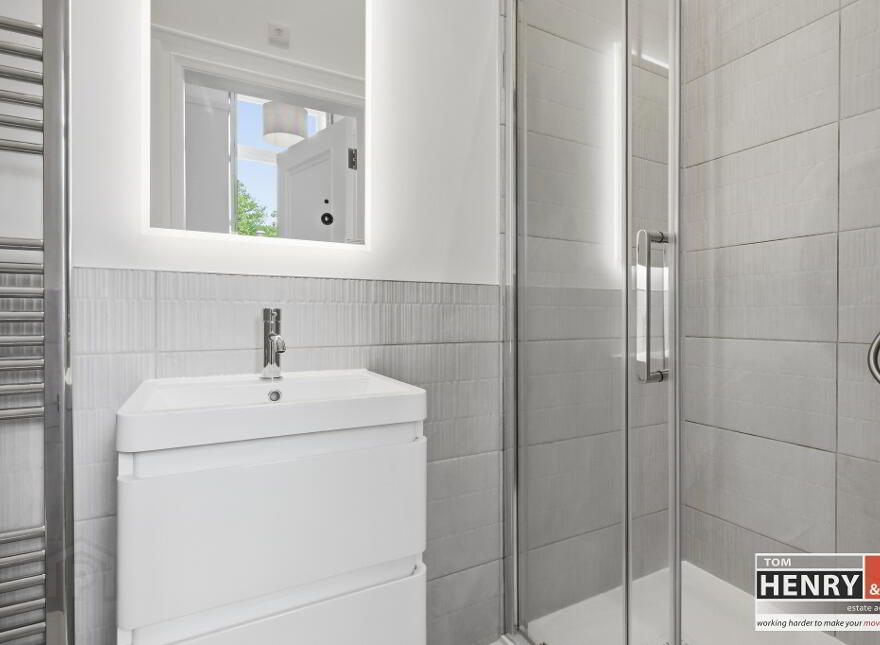 28 Ishbel Gardens, Belvoir Park, Belfast, BT8 8FT
