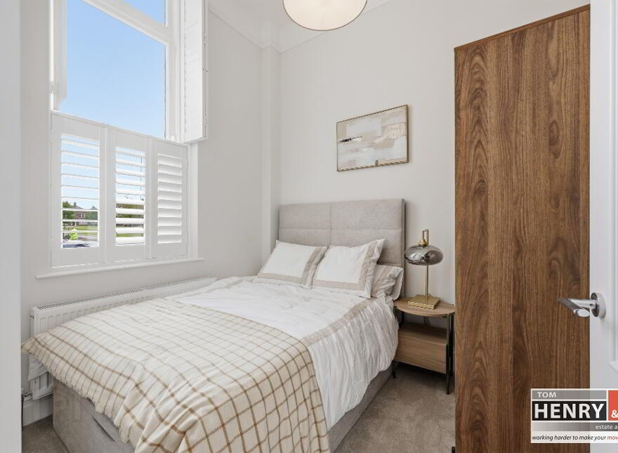 28 Ishbel Gardens, Belvoir Park, Belfast, BT8 8FT