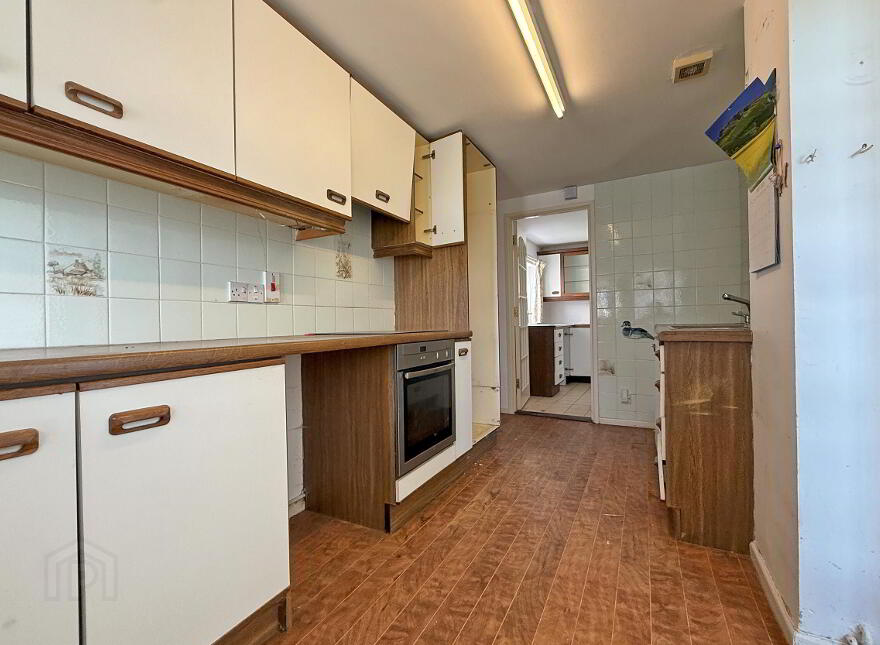 16 Glen Road, Portrush, BT56 8LX