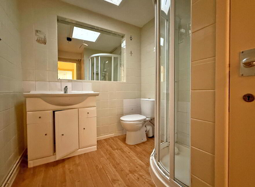 16 Glen Road, Portrush, BT56 8LX