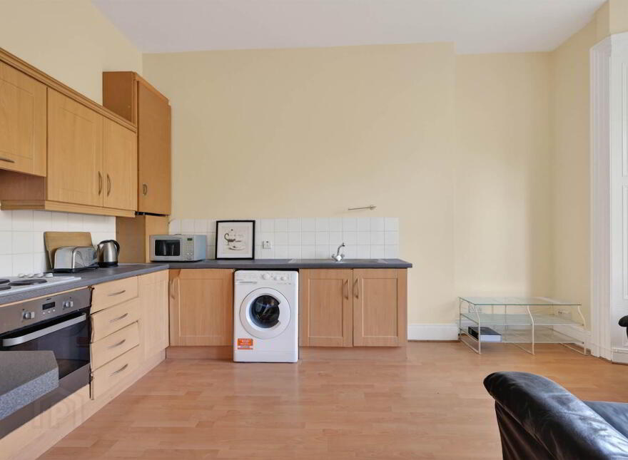 Apt 2, 221 Belmont Road, Belfast, BT4 2AH