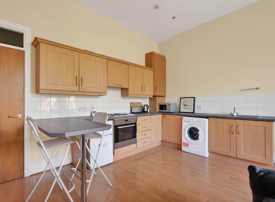 Apt 2, 221 Belmont Road, Belfast, BT4 2AH