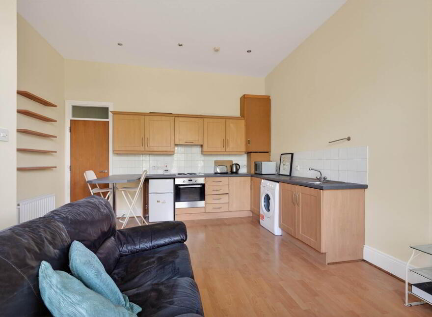 Apt 2, 221 Belmont Road, Belfast, BT4 2AH