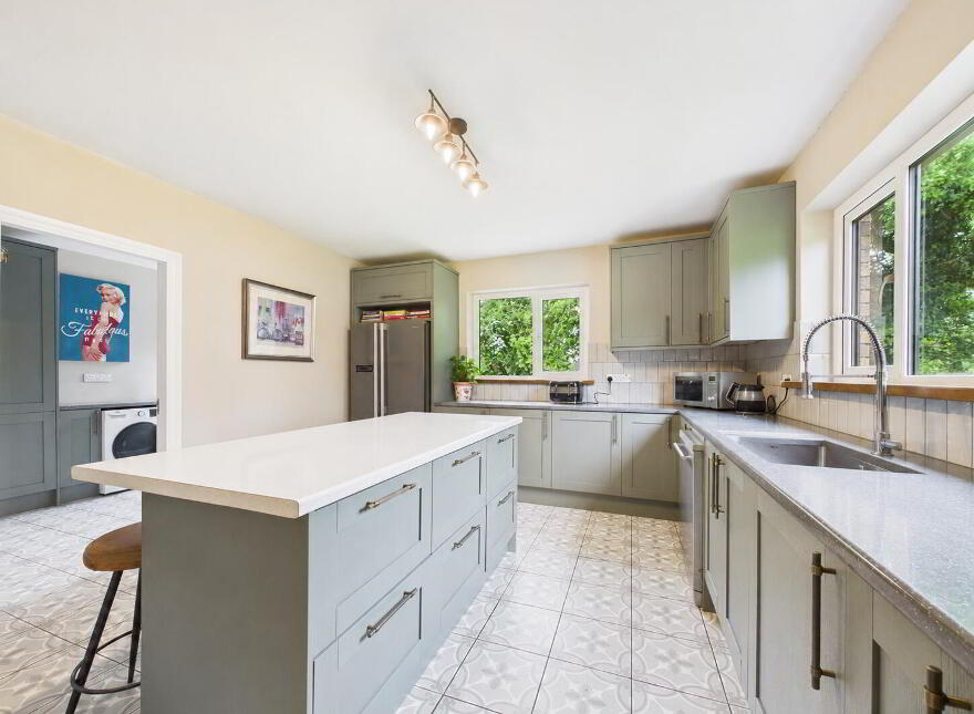 Saint Mullins Road, Tinnahinch, Graiguenamanagh, R95W1C5