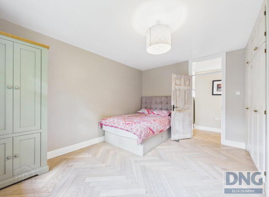 Saint Mullins Road, Tinnahinch, Graiguenamanagh, R95W1C5