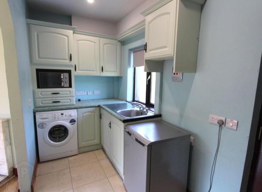 40 The Crescent, Castleblayney, A75A213