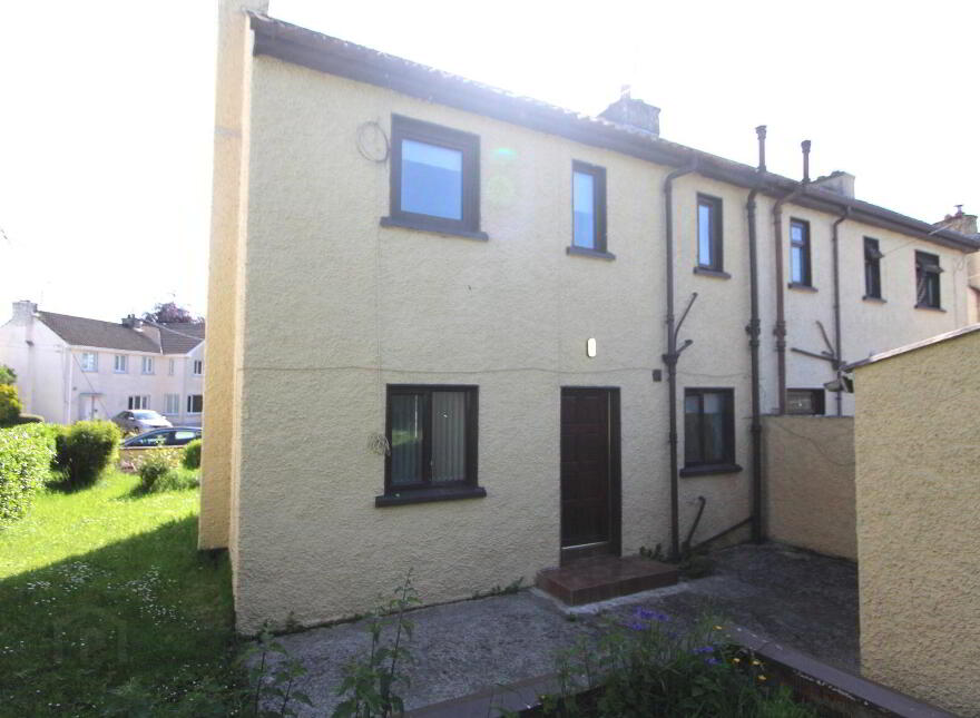 40 The Crescent, Castleblayney, A75A213