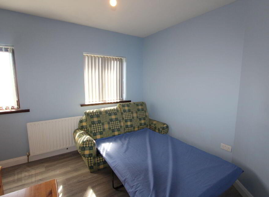 40 The Crescent, Castleblayney, A75A213