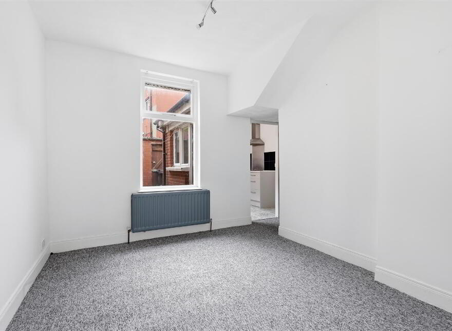 9 Mcmaster Street, Belfast, BT5 4HP