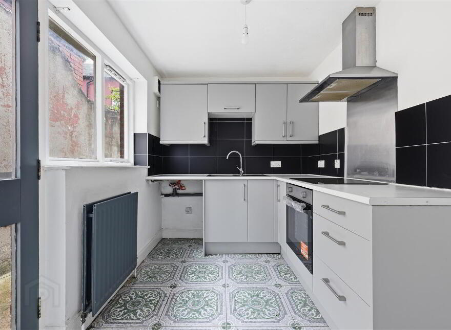 9 Mcmaster Street, Belfast, BT5 4HP