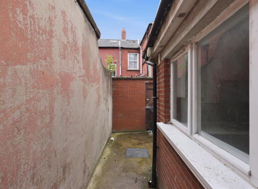 9 Mcmaster Street, Belfast, BT5 4HP