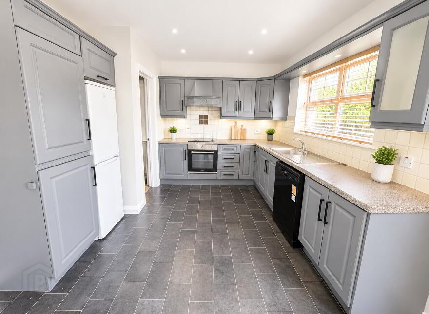 42 Pinetrees, Cityside, L’derry, BT48 8PL