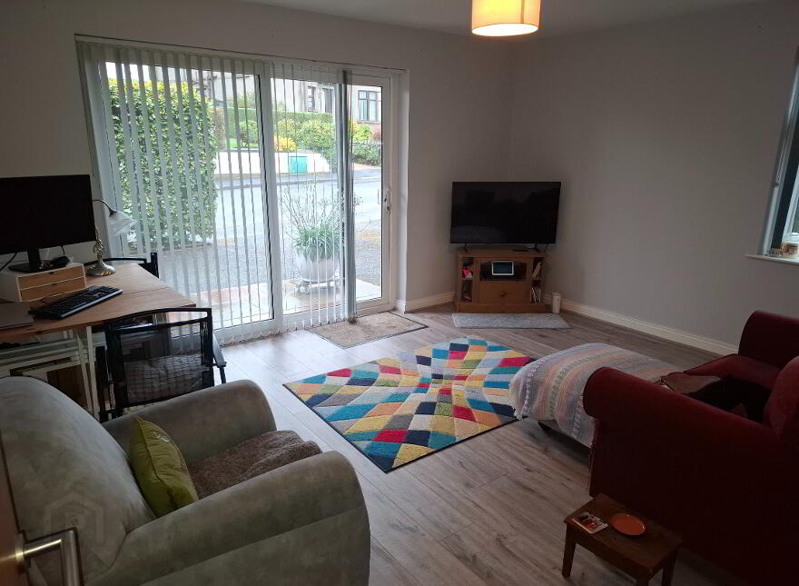 1 Ground Floor Apt., Lansdowne Close, Larne, BT40 1JJ