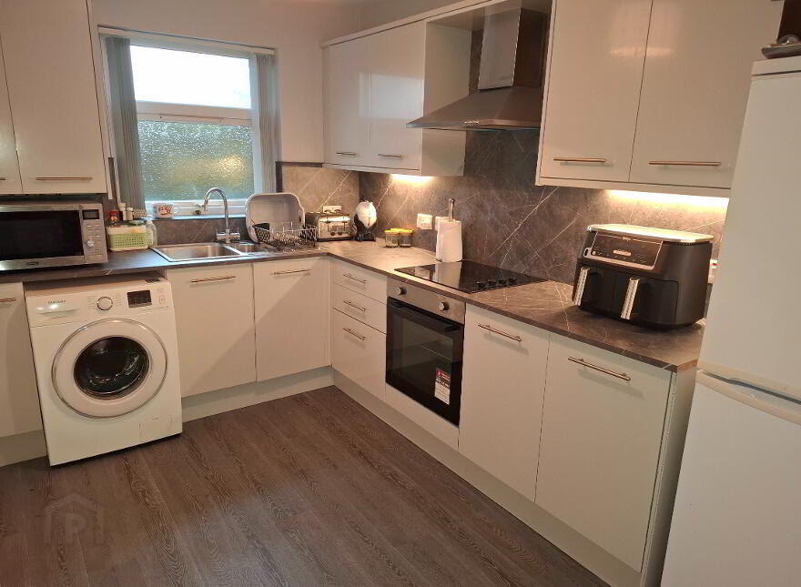 1 Ground Floor Apt., Lansdowne Close, Larne, BT40 1JJ